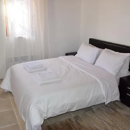 Konatzin Tou Massou By Raise Moutoullas