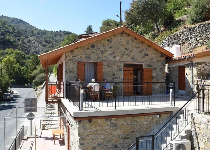 Konatzin Tou Massou By Raise