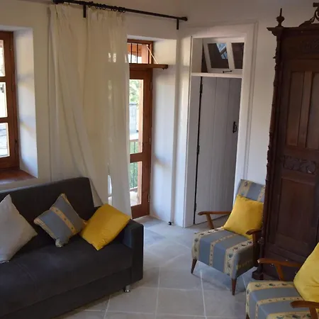 Konatzin Tou Massou By Raise * Moutoullas