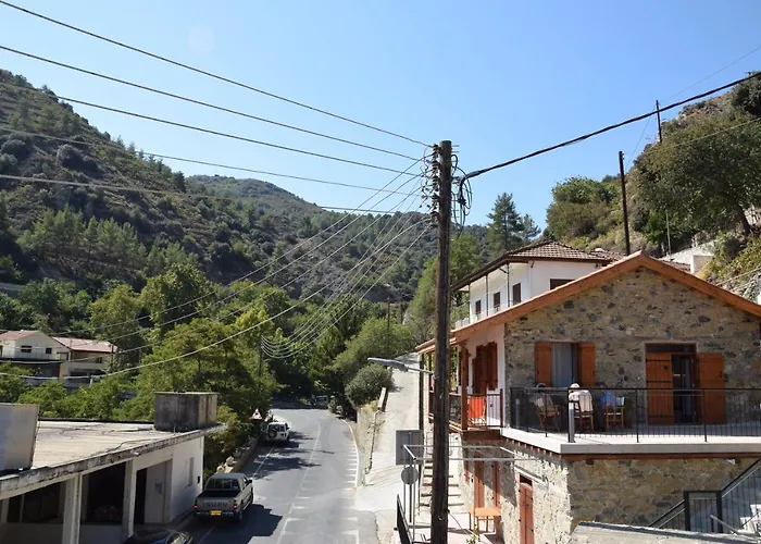 Konatzin Tou Massou By Raise